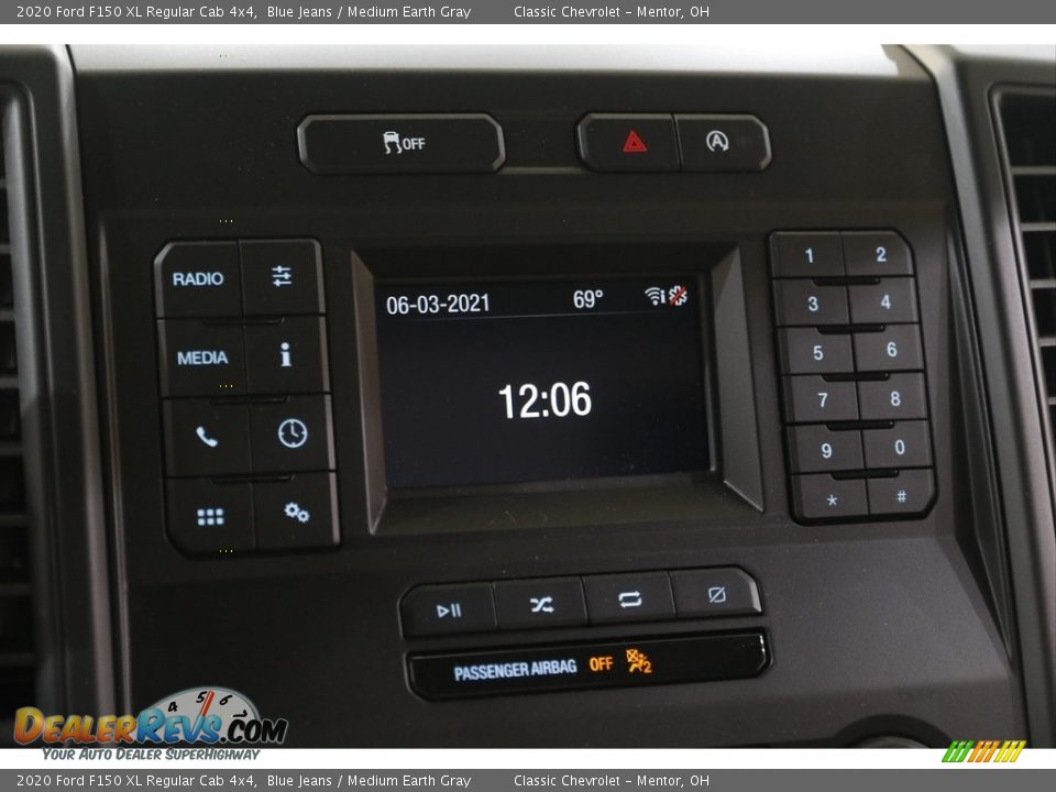 Controls of 2020 Ford F150 XL Regular Cab 4x4 Photo #7