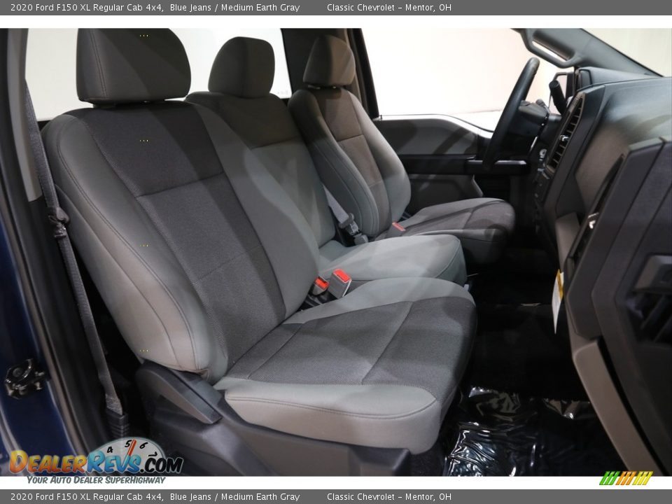 Front Seat of 2020 Ford F150 XL Regular Cab 4x4 Photo #11
