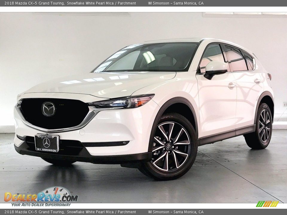 Front 3/4 View of 2018 Mazda CX-5 Grand Touring Photo #12