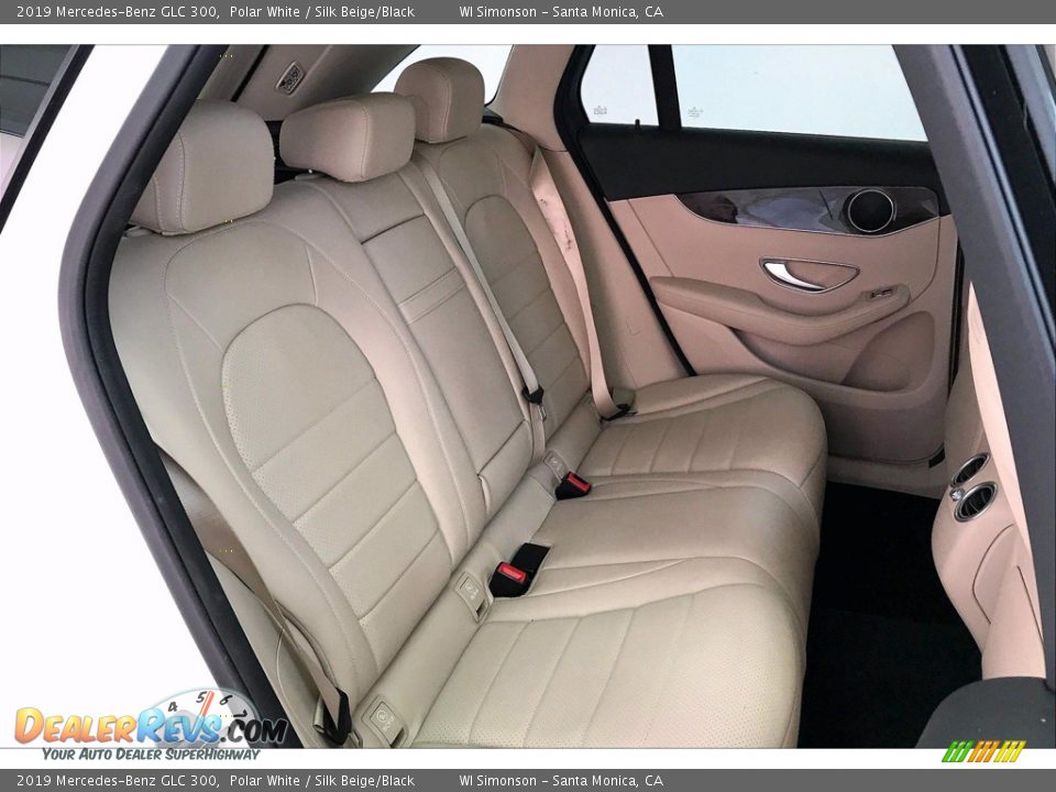 2019 Mercedes-Benz GLC 300 Polar White / Silk Beige/Black Photo #19