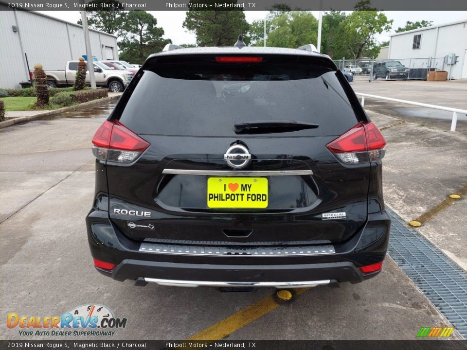 2019 Nissan Rogue S Magnetic Black / Charcoal Photo #8