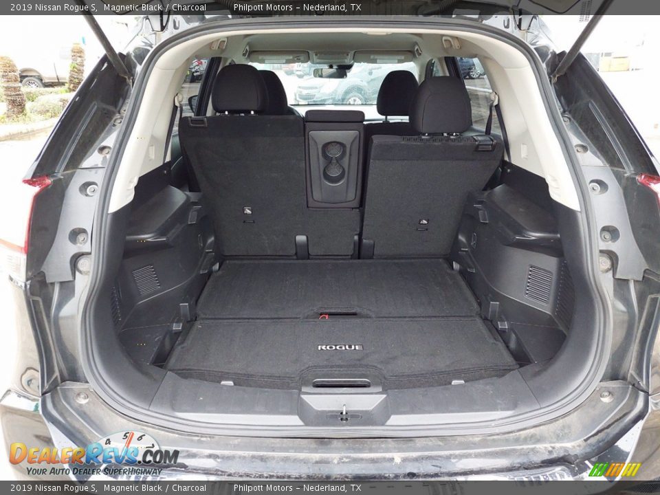 2019 Nissan Rogue S Trunk Photo #21