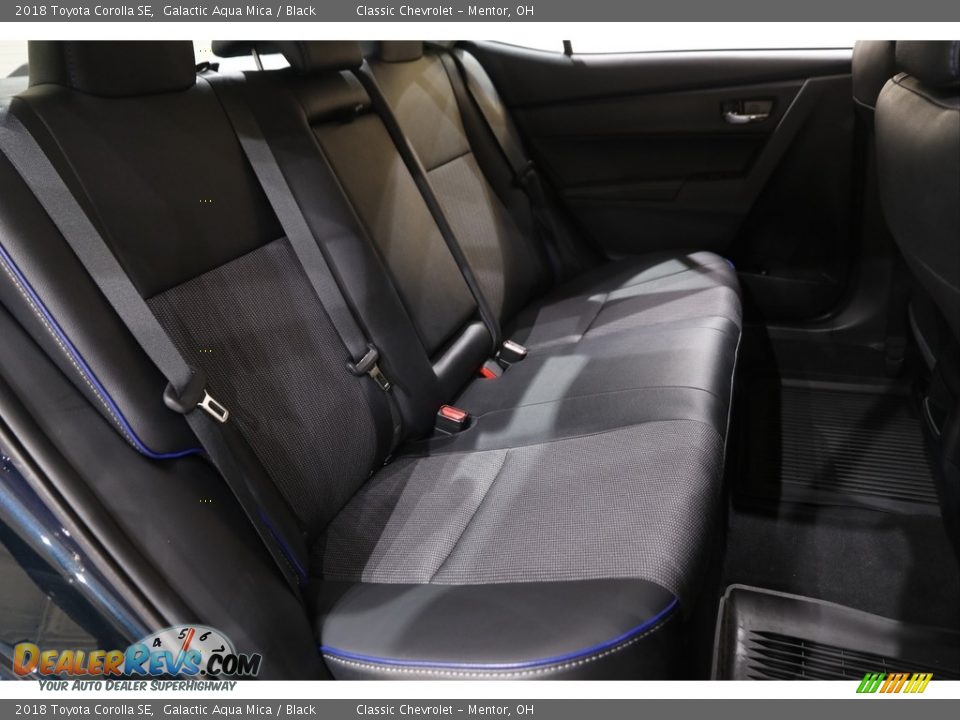 2018 Toyota Corolla SE Galactic Aqua Mica / Black Photo #14