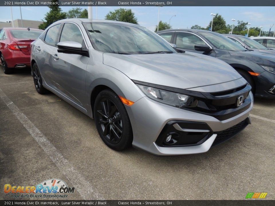 Front 3/4 View of 2021 Honda Civic EX Hatchback Photo #3