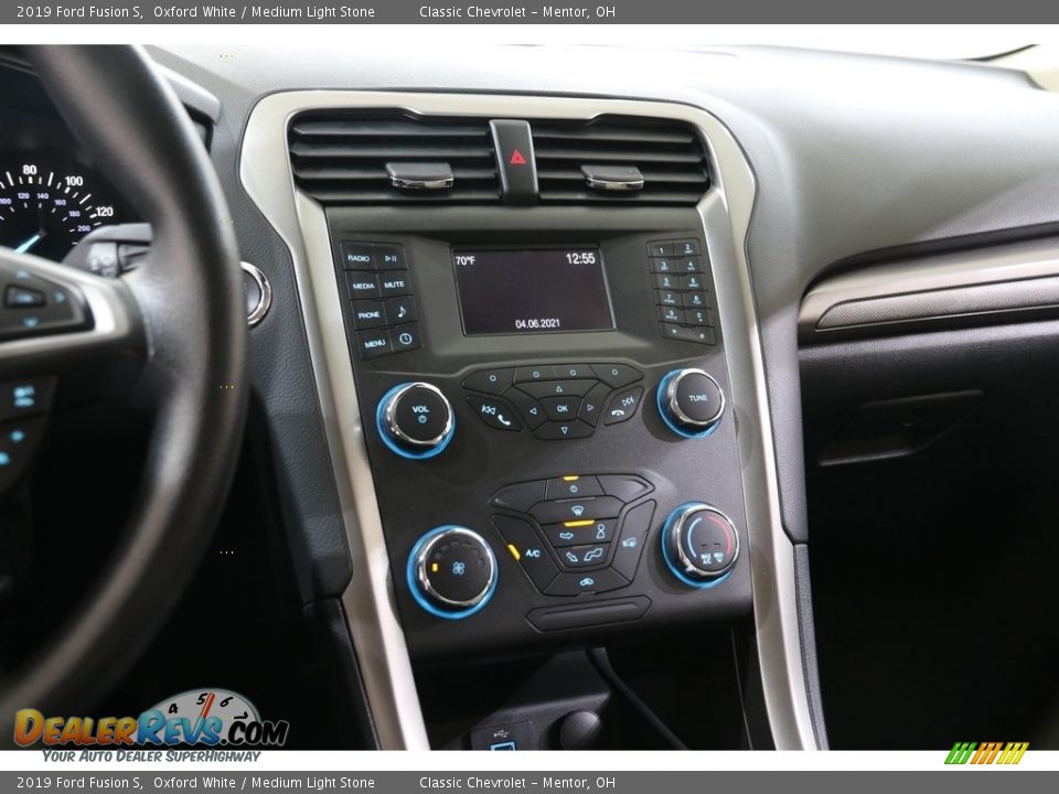 2019 Ford Fusion S Oxford White / Medium Light Stone Photo #9