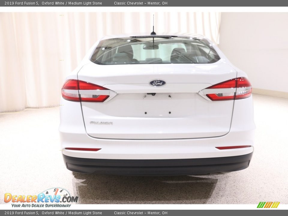 2019 Ford Fusion S Oxford White / Medium Light Stone Photo #17