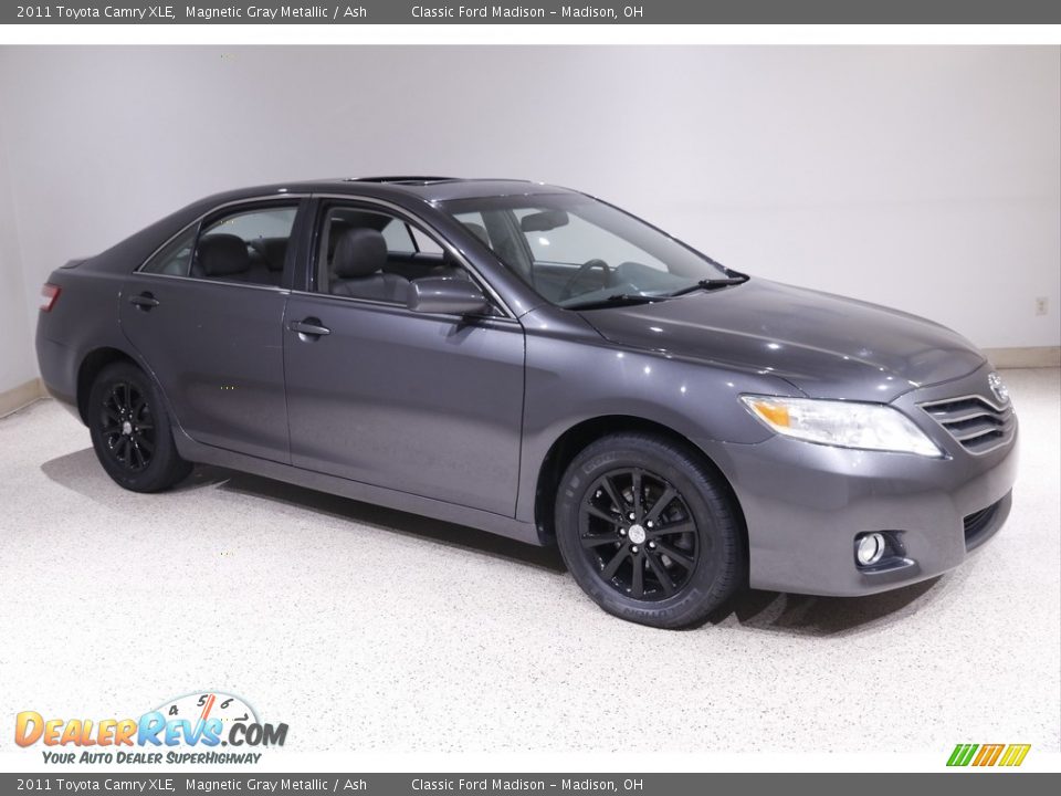 2011 Toyota Camry XLE Magnetic Gray Metallic / Ash Photo #1
