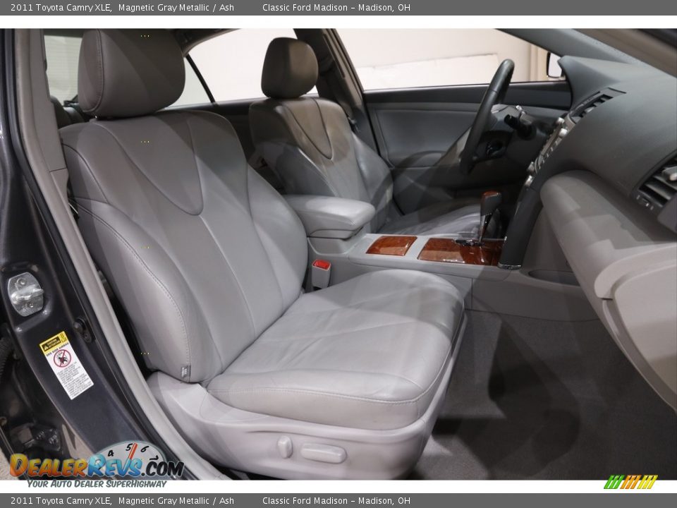 2011 Toyota Camry XLE Magnetic Gray Metallic / Ash Photo #15