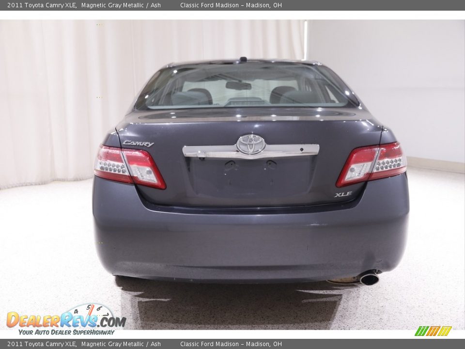 2011 Toyota Camry XLE Magnetic Gray Metallic / Ash Photo #18