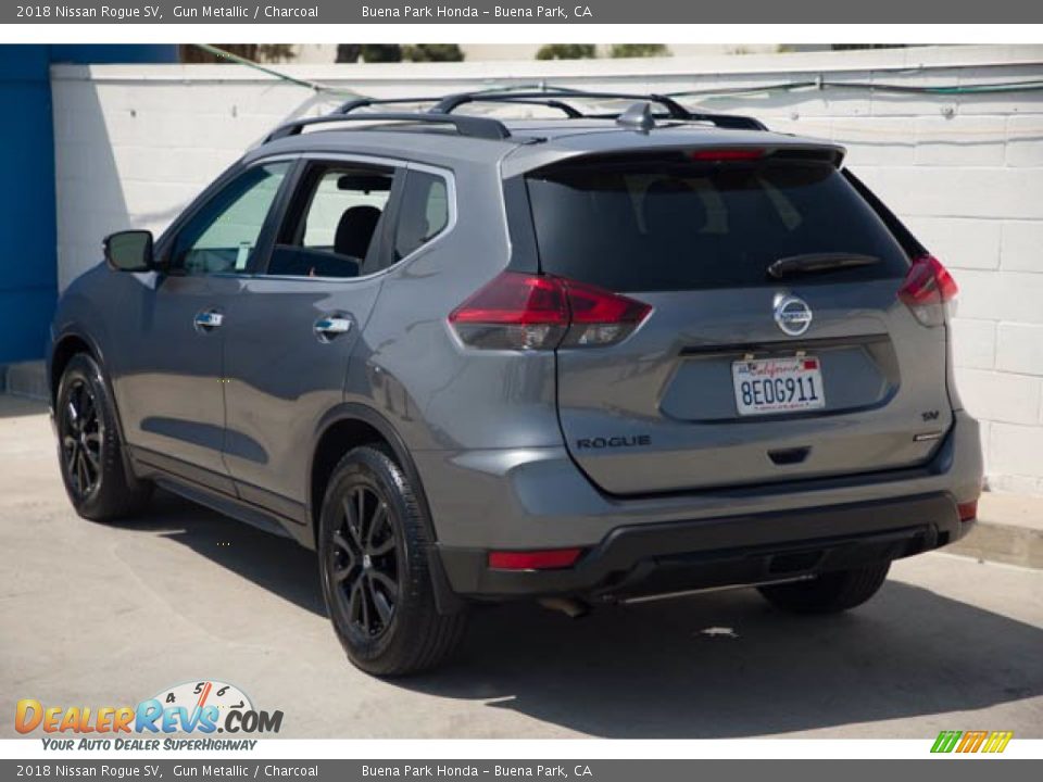 2018 Nissan Rogue SV Gun Metallic / Charcoal Photo #2