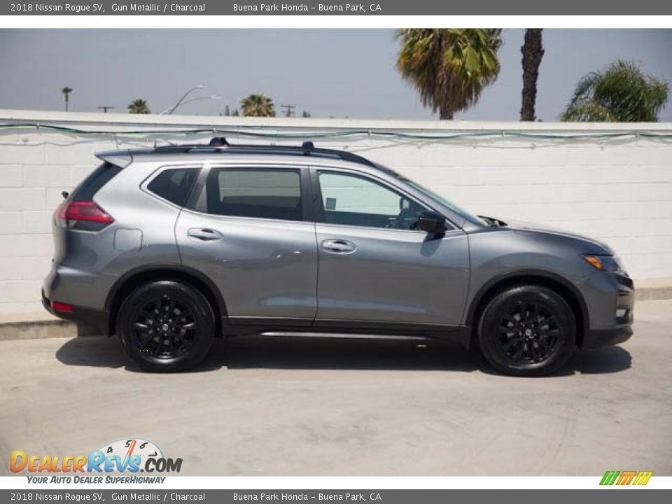 2018 Nissan Rogue SV Gun Metallic / Charcoal Photo #10