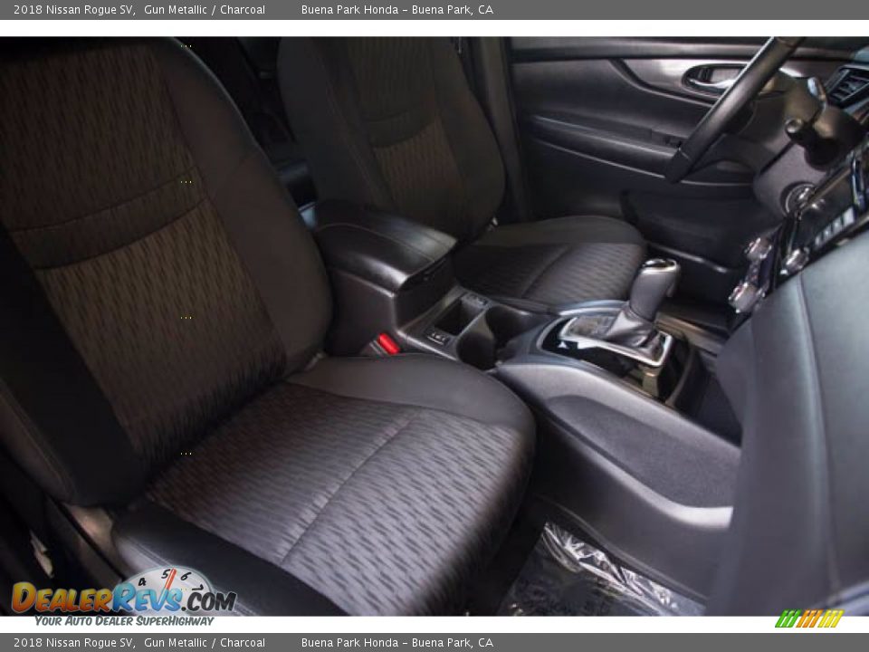 2018 Nissan Rogue SV Gun Metallic / Charcoal Photo #22