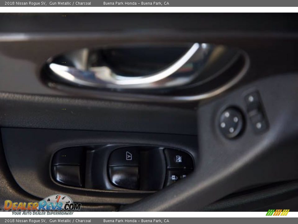2018 Nissan Rogue SV Gun Metallic / Charcoal Photo #27
