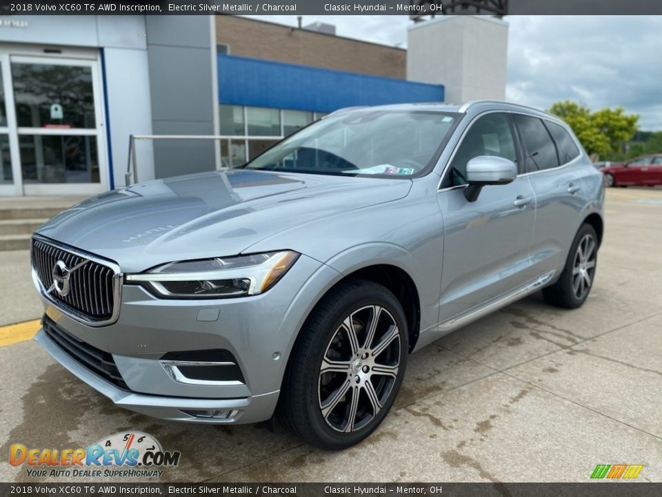 Front 3/4 View of 2018 Volvo XC60 T6 AWD Inscription Photo #1