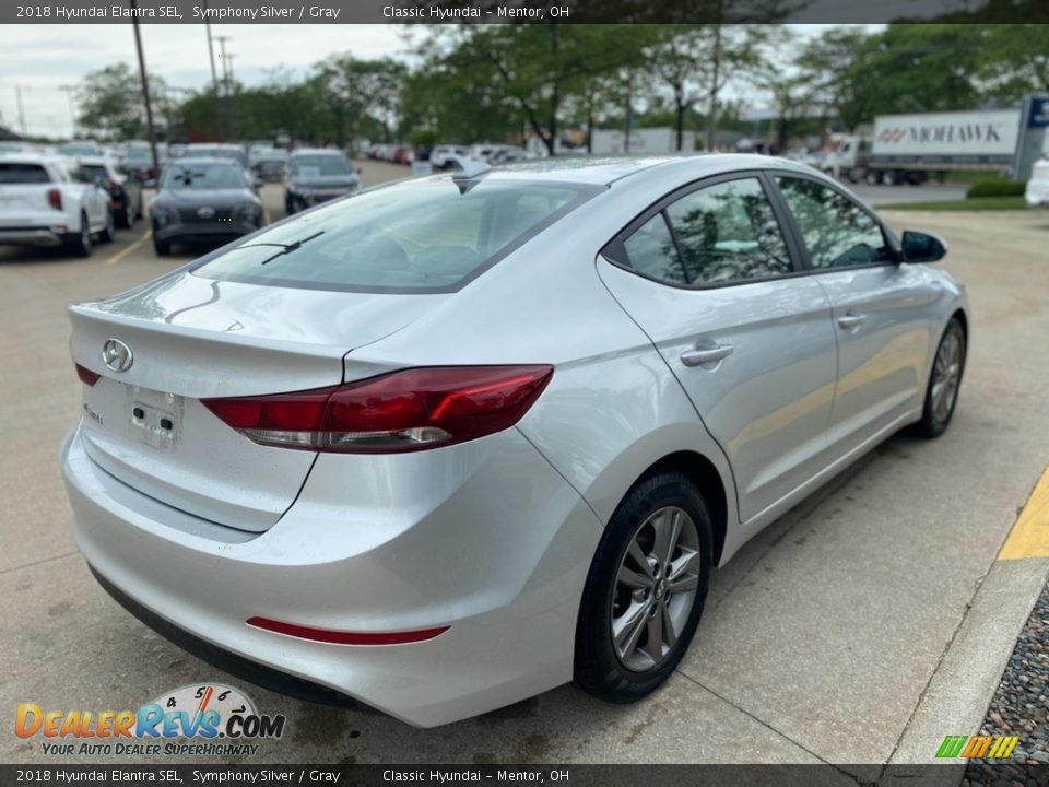 2018 Hyundai Elantra SEL Symphony Silver / Gray Photo #2