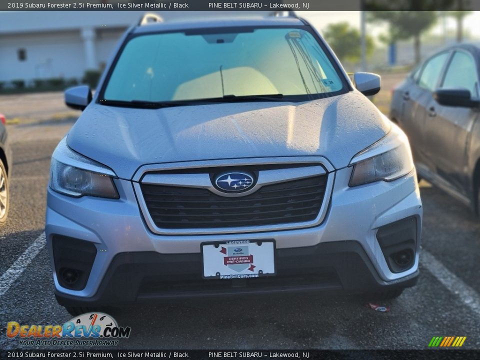 2019 Subaru Forester 2.5i Premium Ice Silver Metallic / Black Photo #2