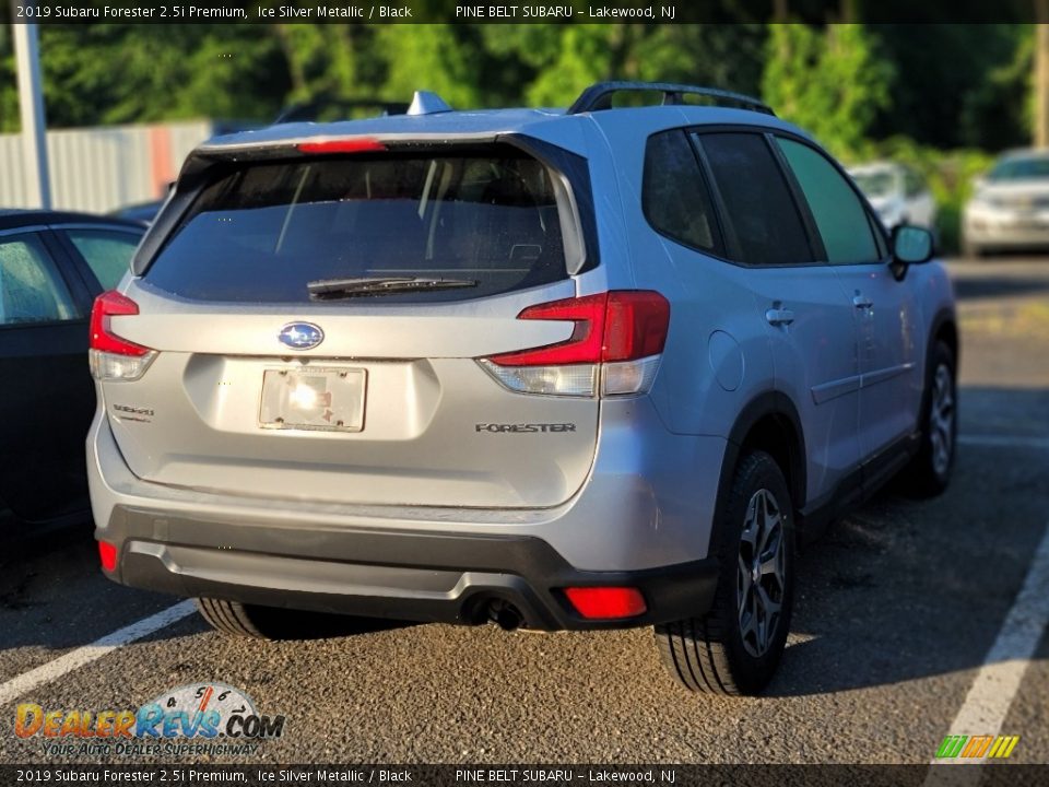 2019 Subaru Forester 2.5i Premium Ice Silver Metallic / Black Photo #4