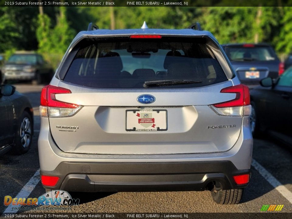 2019 Subaru Forester 2.5i Premium Ice Silver Metallic / Black Photo #5
