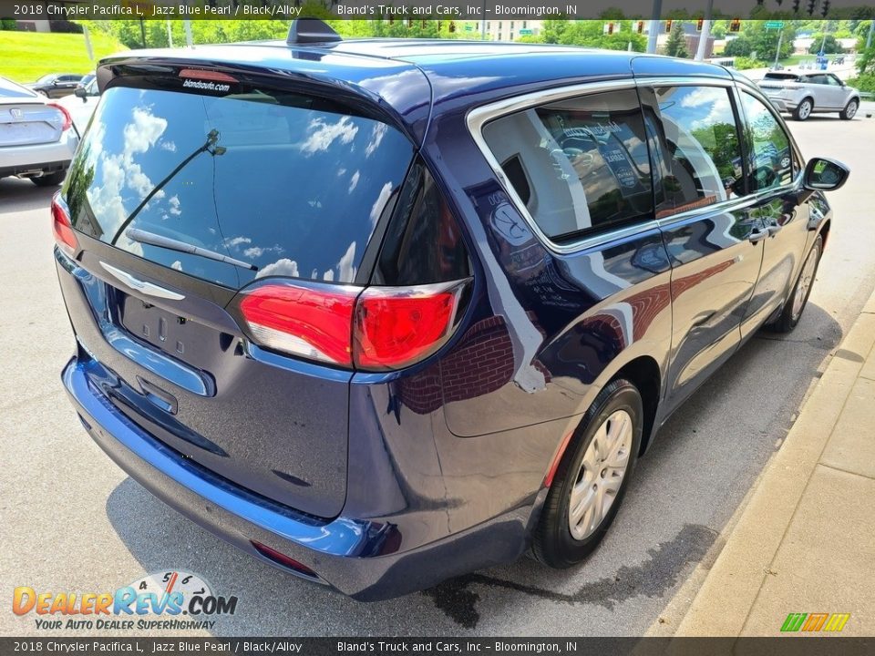 2018 Chrysler Pacifica L Jazz Blue Pearl / Black/Alloy Photo #32