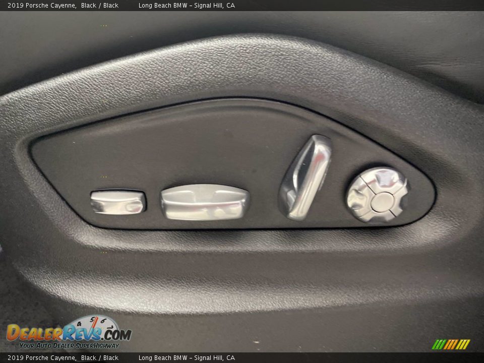 Controls of 2019 Porsche Cayenne  Photo #14