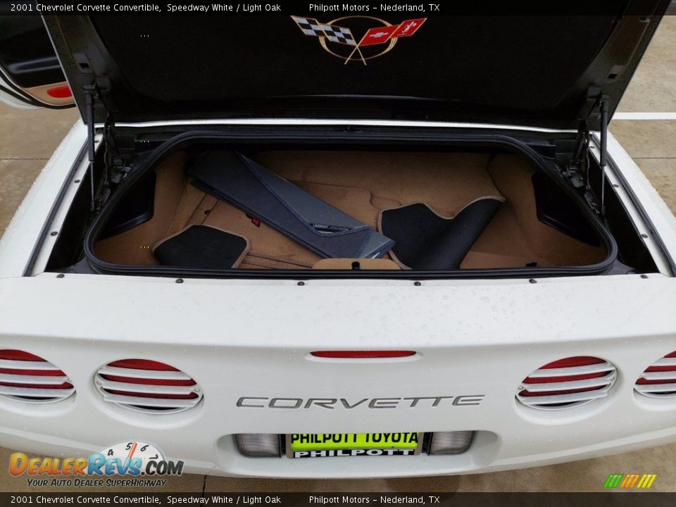 2001 Chevrolet Corvette Convertible Speedway White / Light Oak Photo #15
