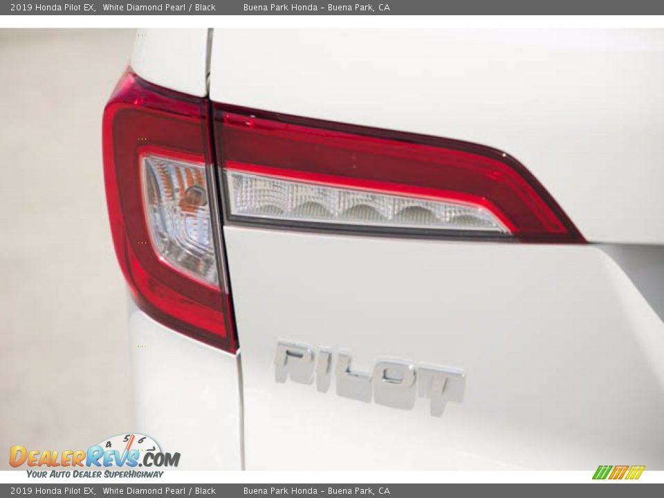 2019 Honda Pilot EX White Diamond Pearl / Black Photo #10