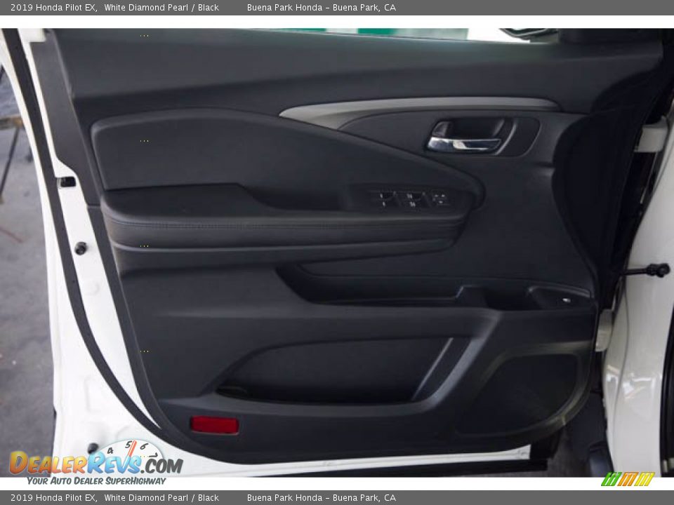 2019 Honda Pilot EX White Diamond Pearl / Black Photo #30