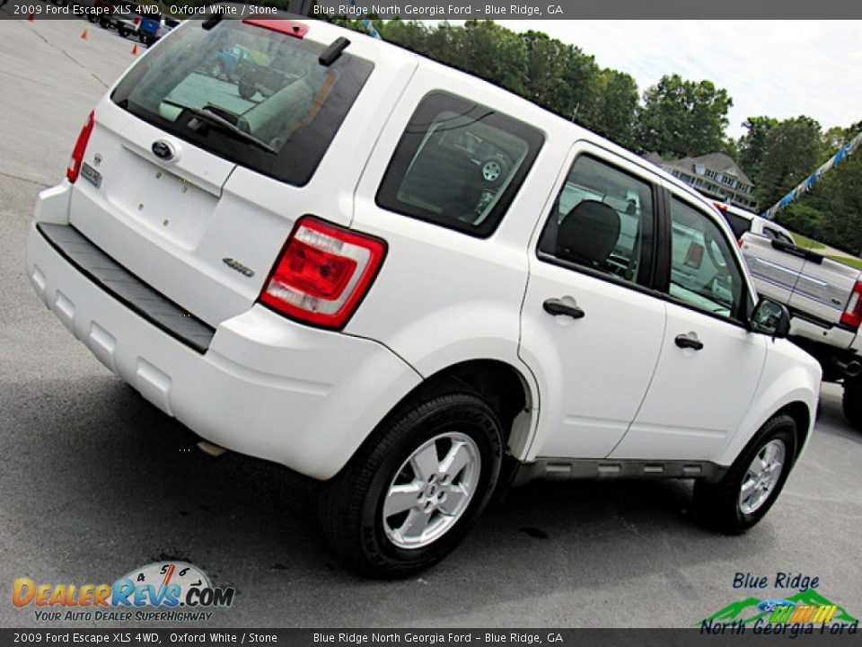 2009 Ford Escape XLS 4WD Oxford White / Stone Photo #24