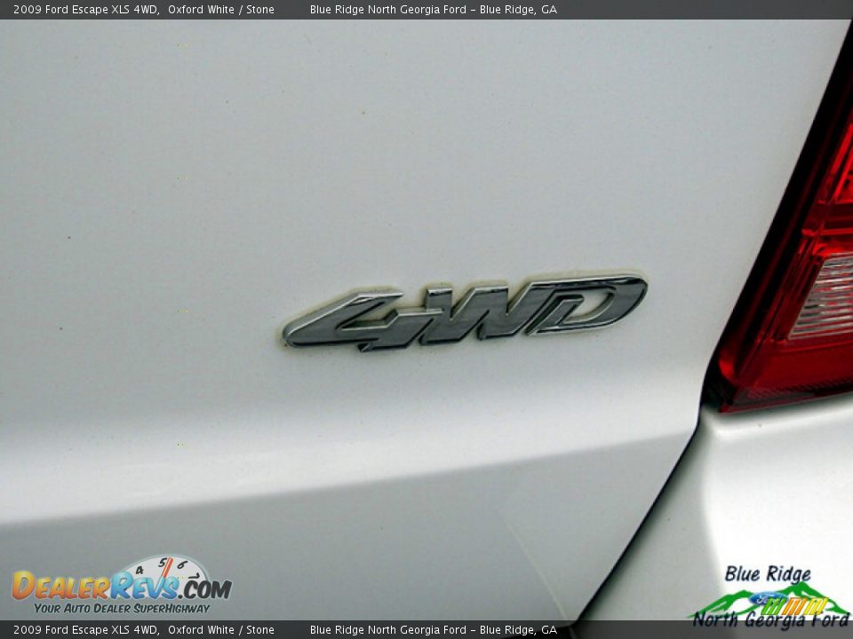 2009 Ford Escape XLS 4WD Oxford White / Stone Photo #27