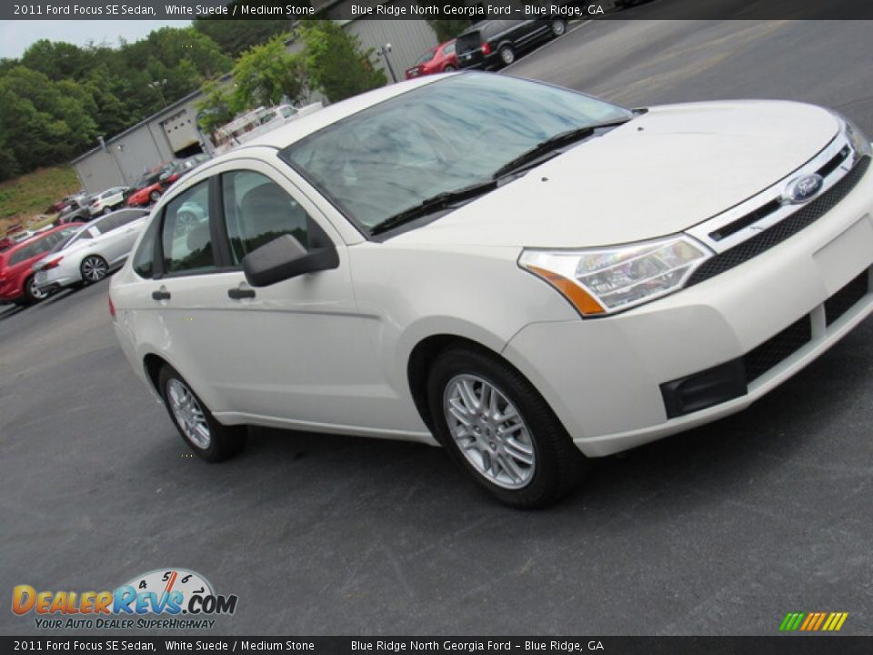 2011 Ford Focus SE Sedan White Suede / Medium Stone Photo #23