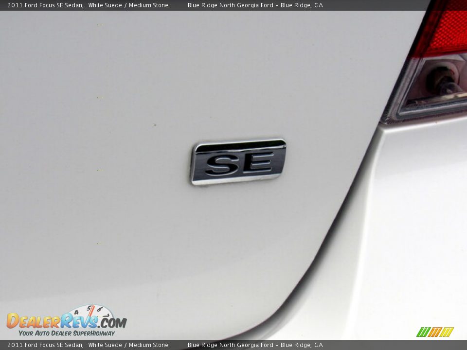 2011 Ford Focus SE Sedan White Suede / Medium Stone Photo #26