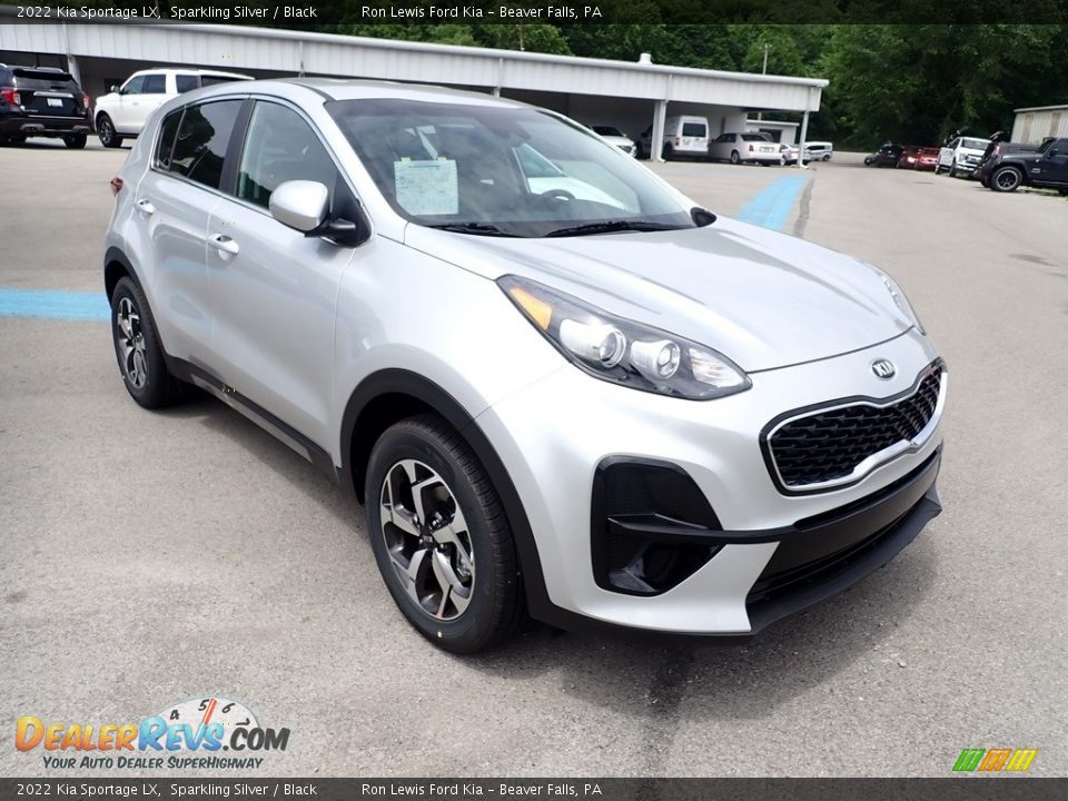 Front 3/4 View of 2022 Kia Sportage LX Photo #3