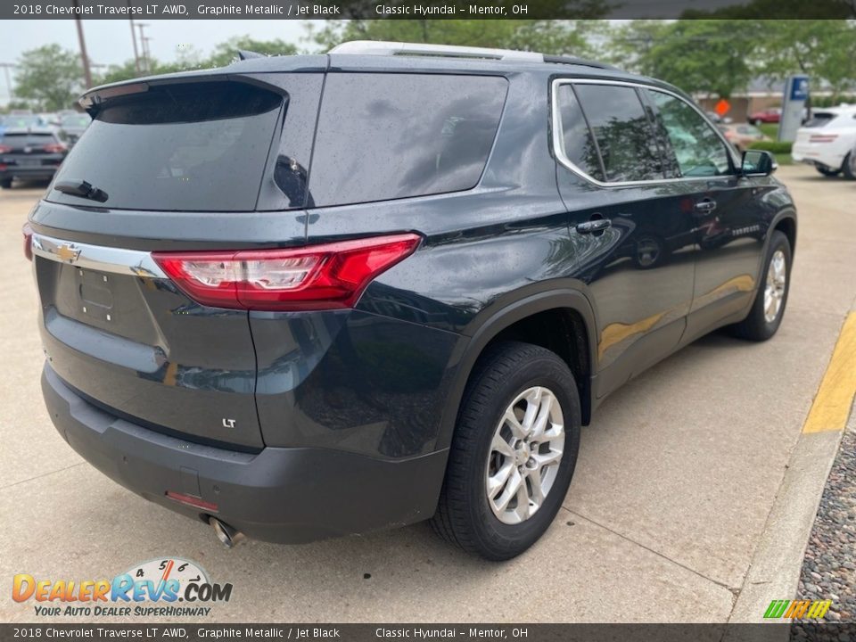 2018 Chevrolet Traverse LT AWD Graphite Metallic / Jet Black Photo #2