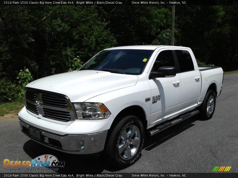 2019 Ram 1500 Classic Big Horn Crew Cab 4x4 Bright White / Black/Diesel Gray Photo #3