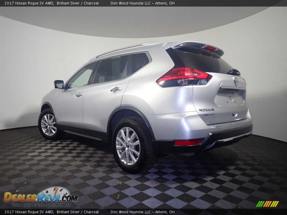 2017 Nissan Rogue SV AWD Brilliant Silver / Charcoal Photo #13