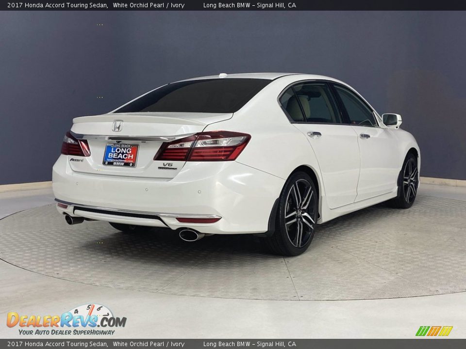 2017 Honda Accord Touring Sedan White Orchid Pearl / Ivory Photo #5