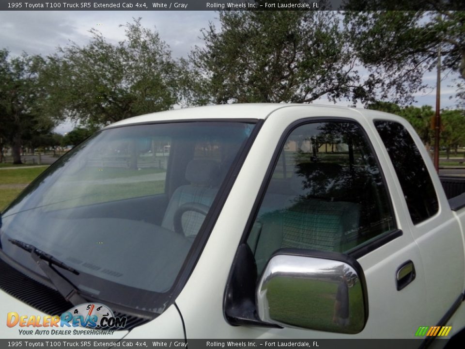 1995 Toyota T100 Truck SR5 Extended Cab 4x4 White / Gray Photo #30