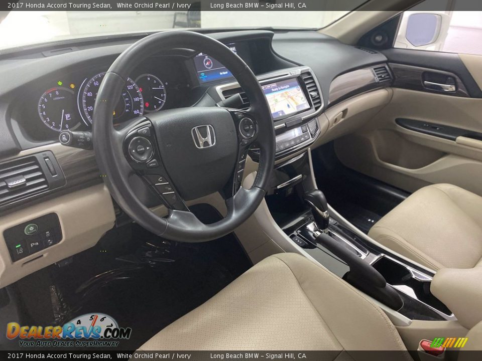 2017 Honda Accord Touring Sedan White Orchid Pearl / Ivory Photo #16