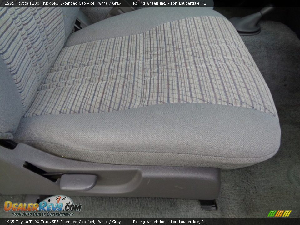 Front Seat of 1995 Toyota T100 Truck SR5 Extended Cab 4x4 Photo #32