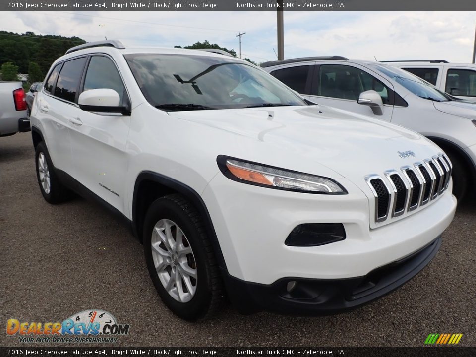 2016 Jeep Cherokee Latitude 4x4 Bright White / Black/Light Frost Beige Photo #2