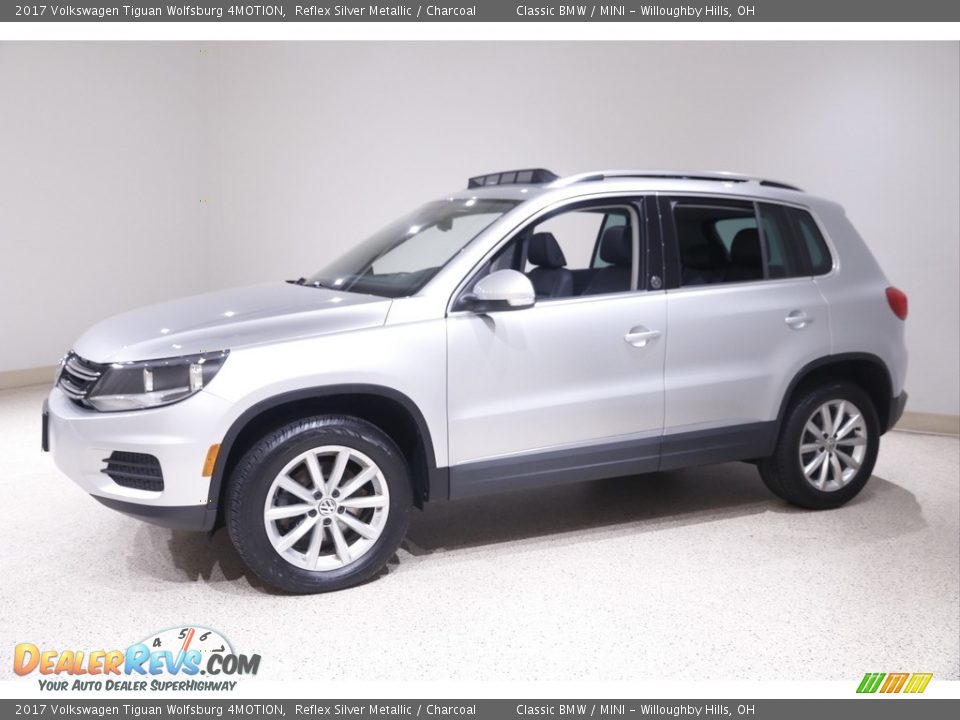 Front 3/4 View of 2017 Volkswagen Tiguan Wolfsburg 4MOTION Photo #3