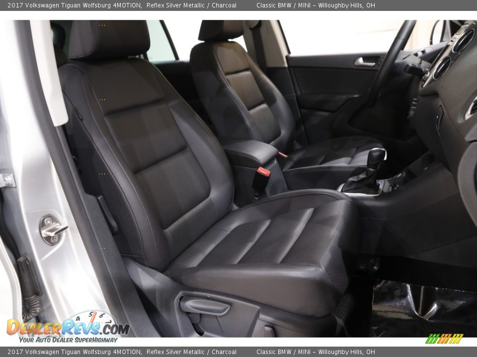 Front Seat of 2017 Volkswagen Tiguan Wolfsburg 4MOTION Photo #14