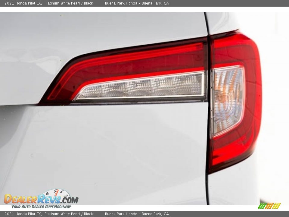 2021 Honda Pilot EX Platinum White Pearl / Black Photo #8