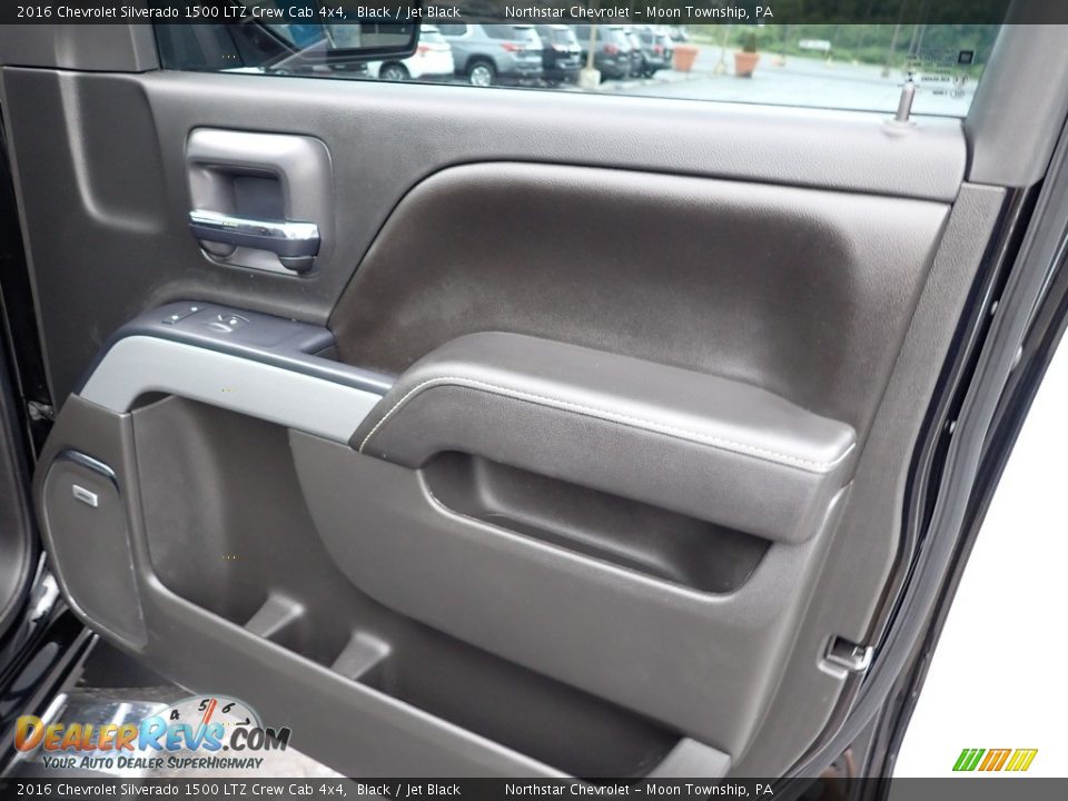 Door Panel of 2016 Chevrolet Silverado 1500 LTZ Crew Cab 4x4 Photo #17