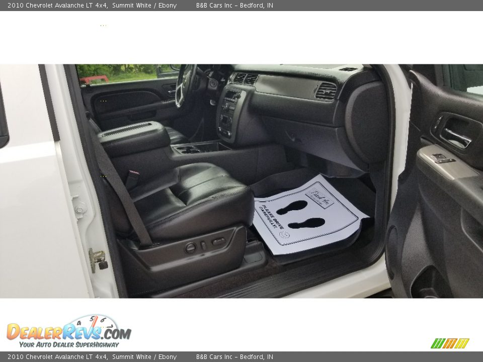 2010 Chevrolet Avalanche LT 4x4 Summit White / Ebony Photo #28