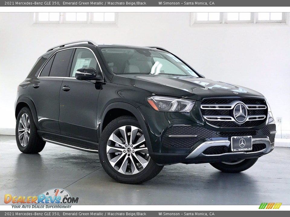 Front 3/4 View of 2021 Mercedes-Benz GLE 350 Photo #12