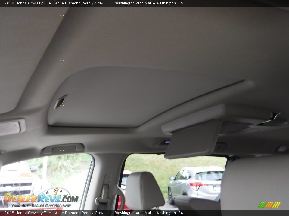 2018 Honda Odyssey Elite White Diamond Pearl / Gray Photo #12