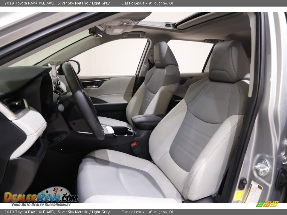 2019 Toyota RAV4 XLE AWD Silver Sky Metallic / Light Gray Photo #5