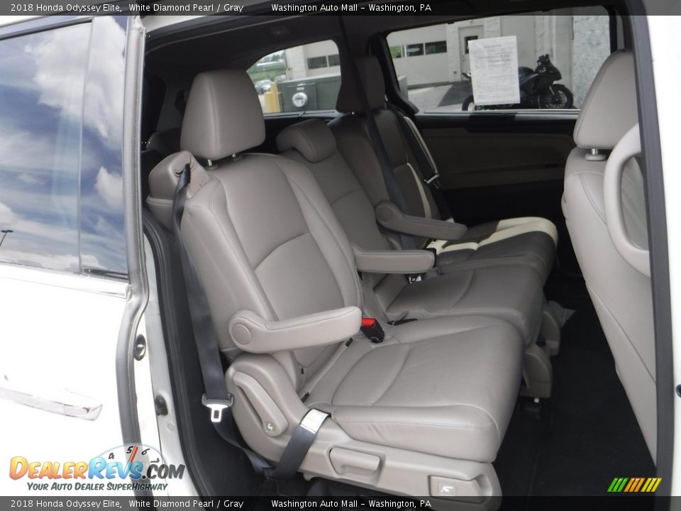 2018 Honda Odyssey Elite White Diamond Pearl / Gray Photo #28