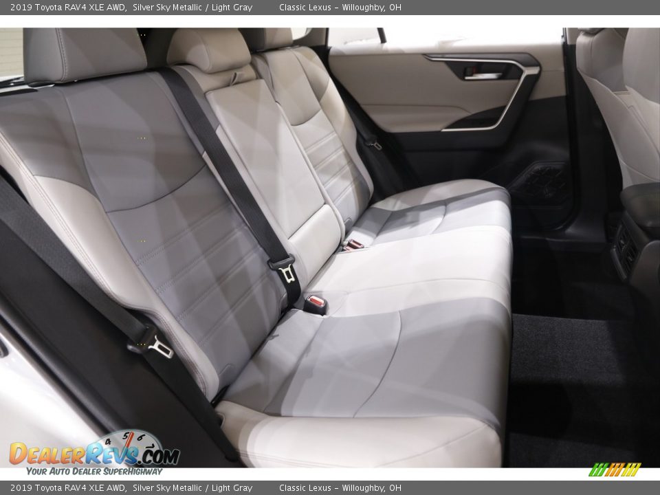 2019 Toyota RAV4 XLE AWD Silver Sky Metallic / Light Gray Photo #15